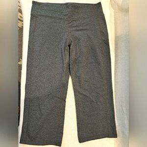 Athleta crop yoga pants